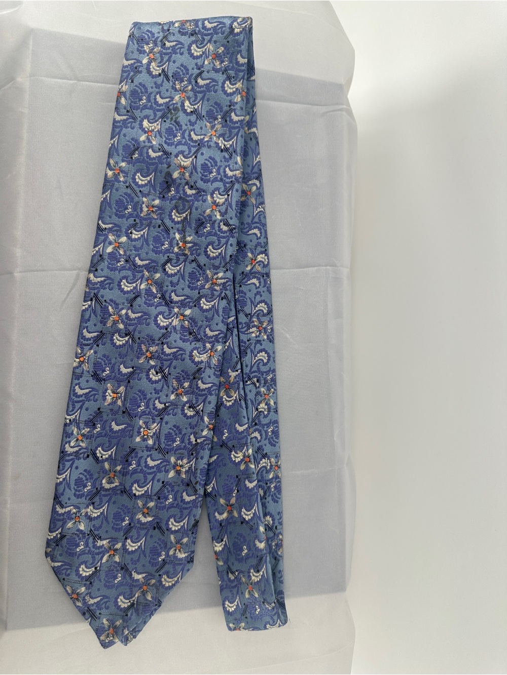 robert talbott Newman 7 Fold flower and paisley Silk Necktie